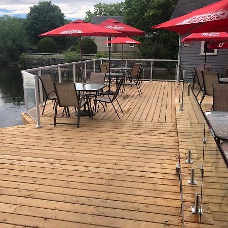The Bobcaygeon Inn Ngoại thất bức ảnh