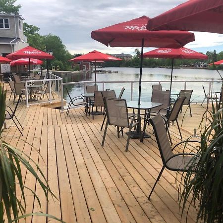 The Bobcaygeon Inn Ngoại thất bức ảnh