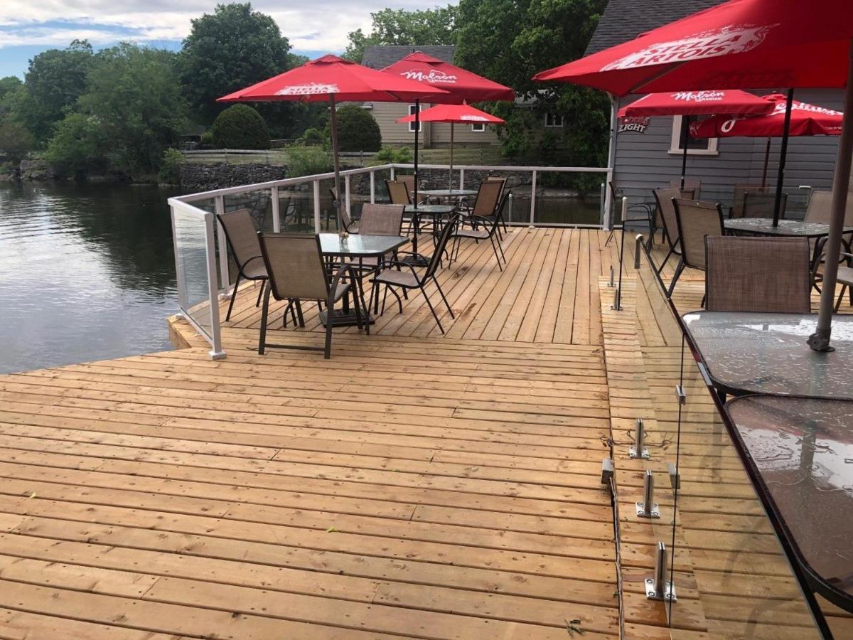 The Bobcaygeon Inn Ngoại thất bức ảnh