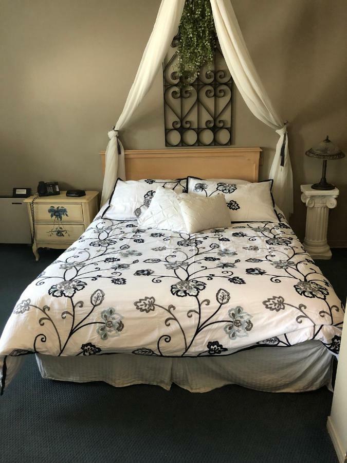The Bobcaygeon Inn Ngoại thất bức ảnh
